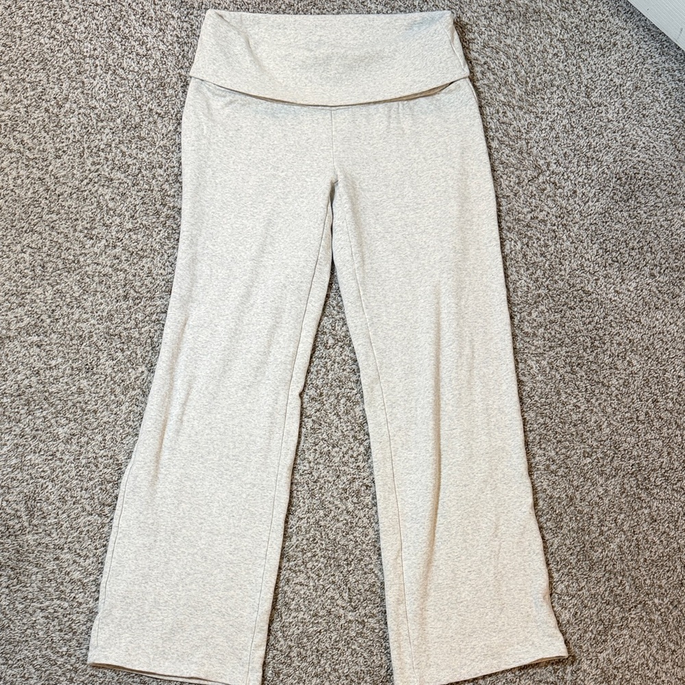 Wide Leg Fold-Over Waist Sweatpants in Light Heather gray. Size Large
